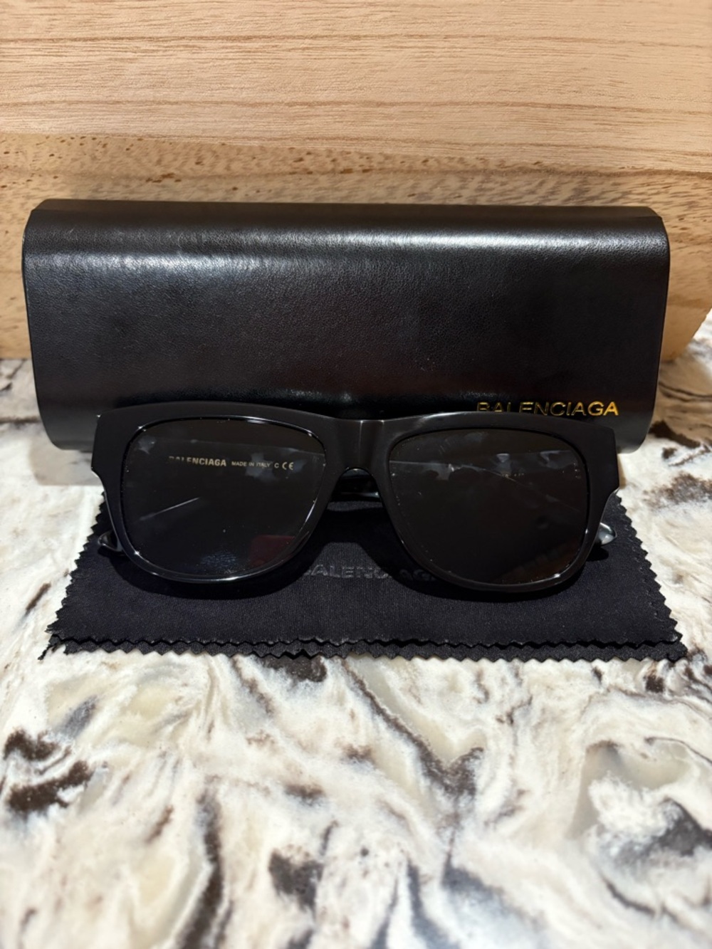 Balenciaga Gray Marbled Cat-Eye Sunglasses with Gold Logo - Picture 2 of 7